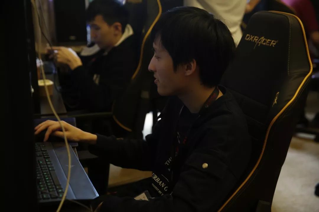 G2 BrokenBlade： ＂我从未后悔成为职业选手＂