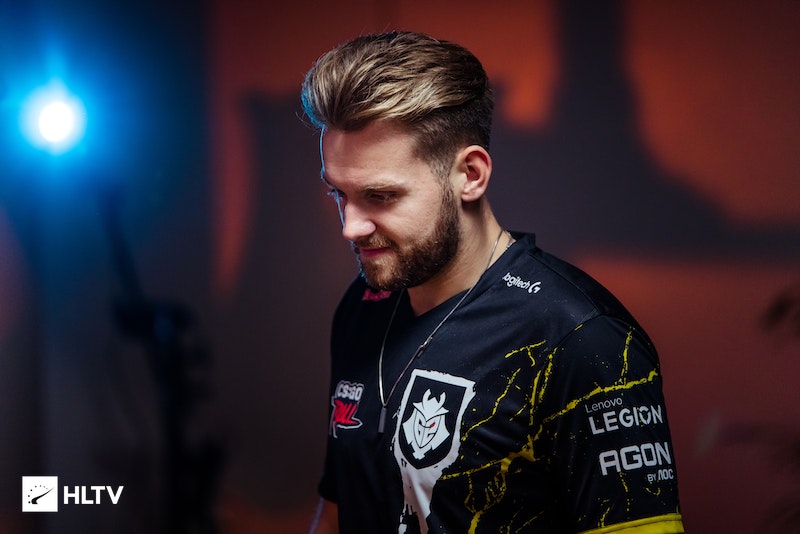 IEM墨尔本2025第一天：精彩比赛、击杀、评论、表情包、网红反应