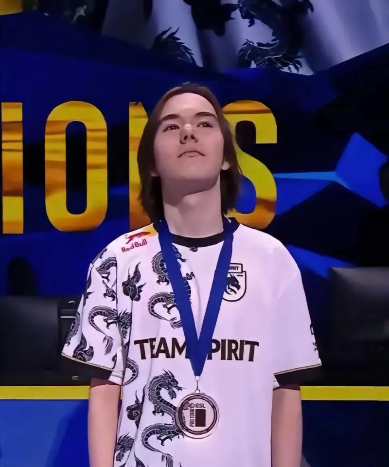 确认晋级登峰组且战胜BLG，LGD：兄弟们，登峰组见！