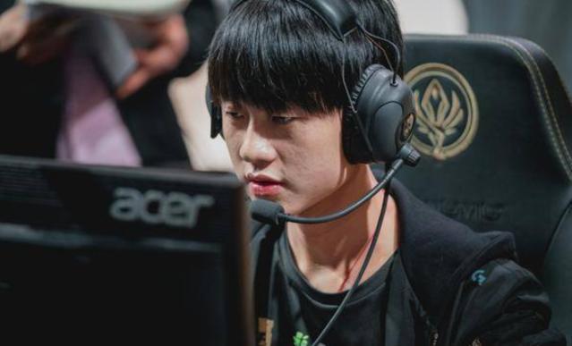 NAVI将面对 Astralis ，FaZe将与 Mouz 在IEM Chengdu 2025小组赛中相遇